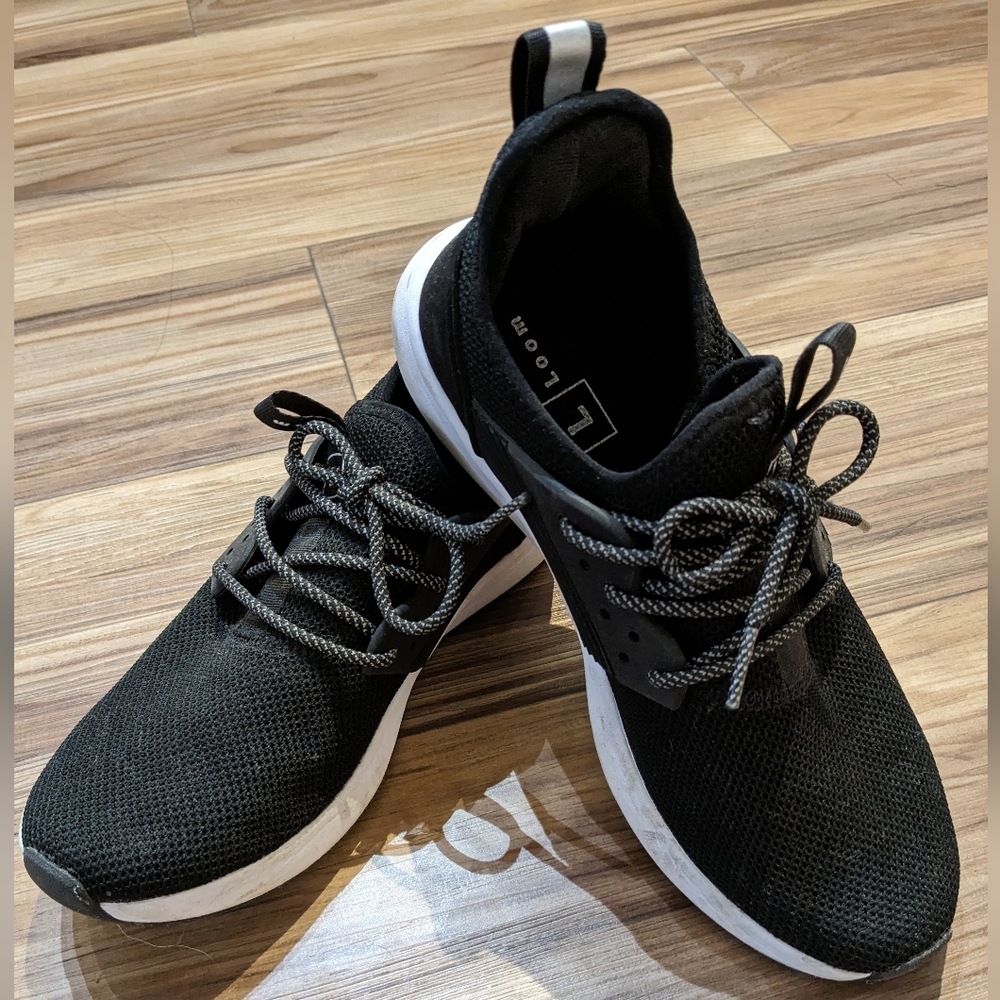 Loom Waterproof Women Shoes Size 8 / 24.5